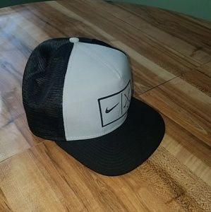 Nike golf hat
